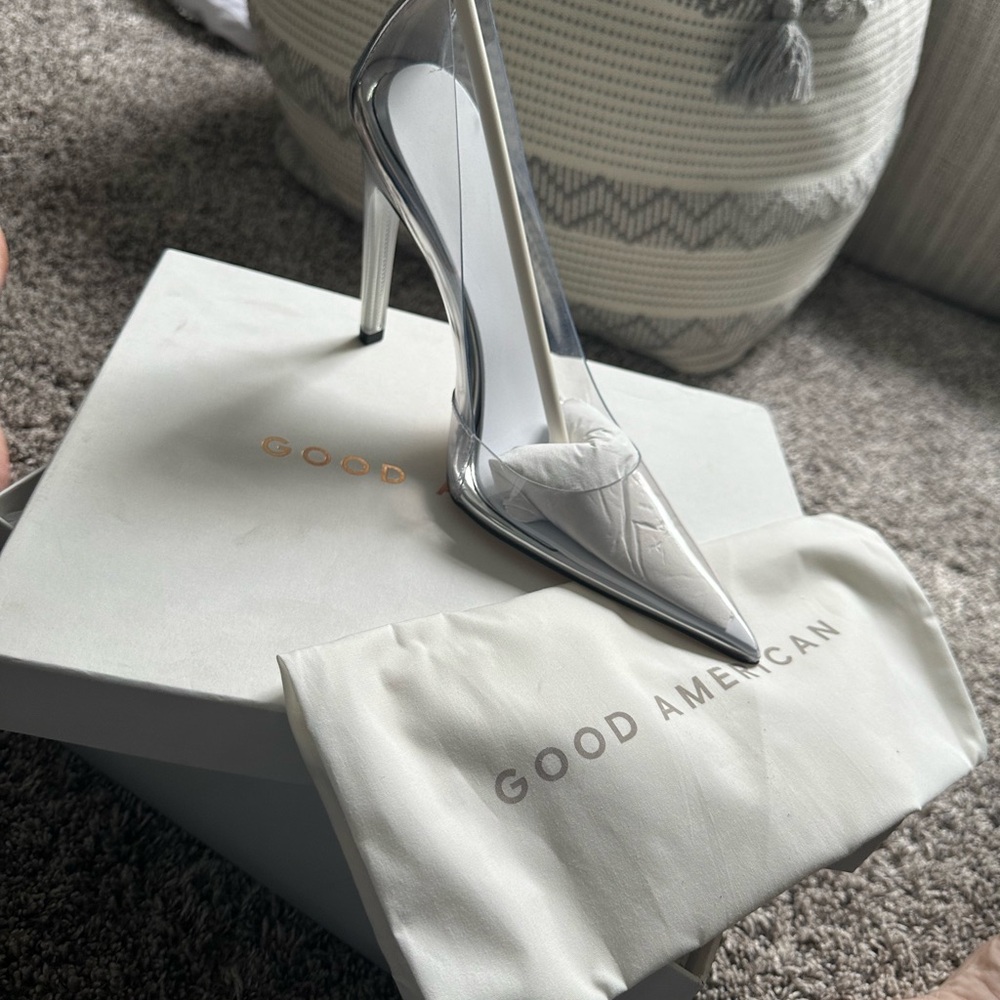 GOOD AMERICAN New in box 7.5 or 8 ~Sexy~ silver and clear pump.